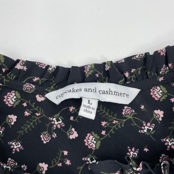 CUPCAKES and CASHMERE Shirt Size L Ditsy Floral Peasant Blouse Cottage Top - Picture 2 of 9